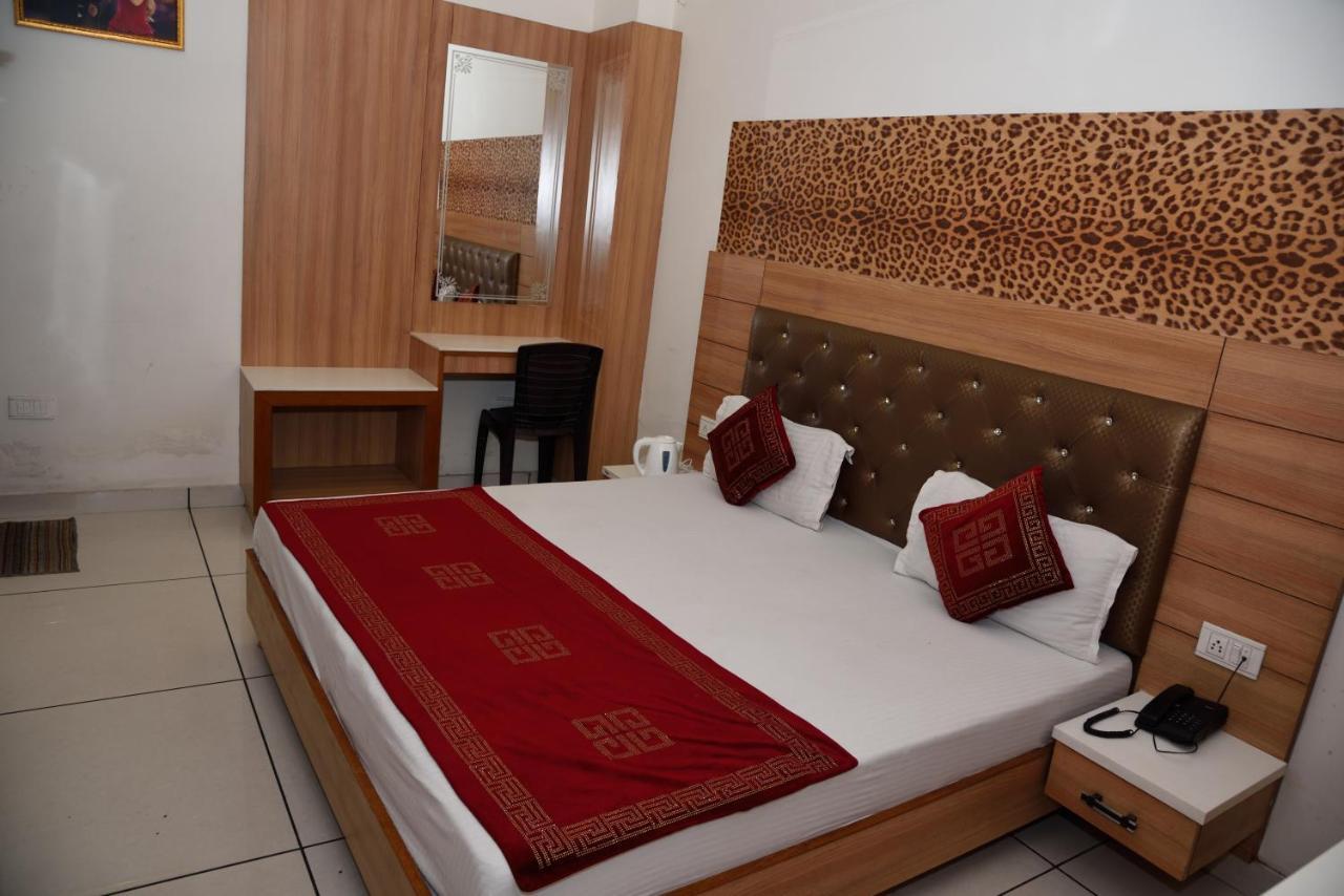Hotel Robin Inn Amritsar Exterior foto